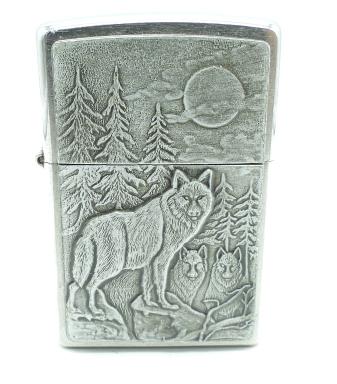 2017 TIMBERWOLVES BRUSHED CHROME ZIPPO LIGHTER (1 of 4)