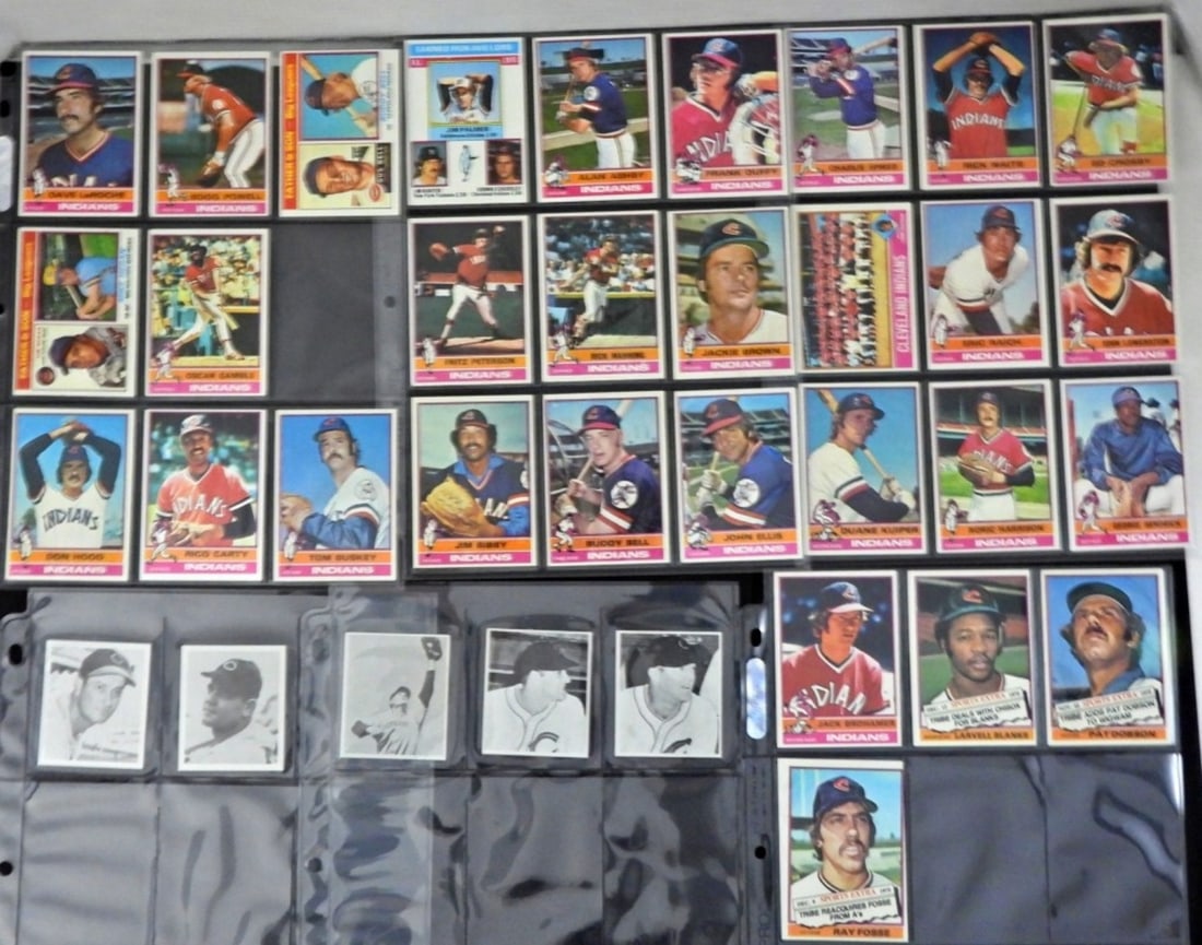 (31) 1976 TOPPS BASEBALL CARDS (1 of 2)