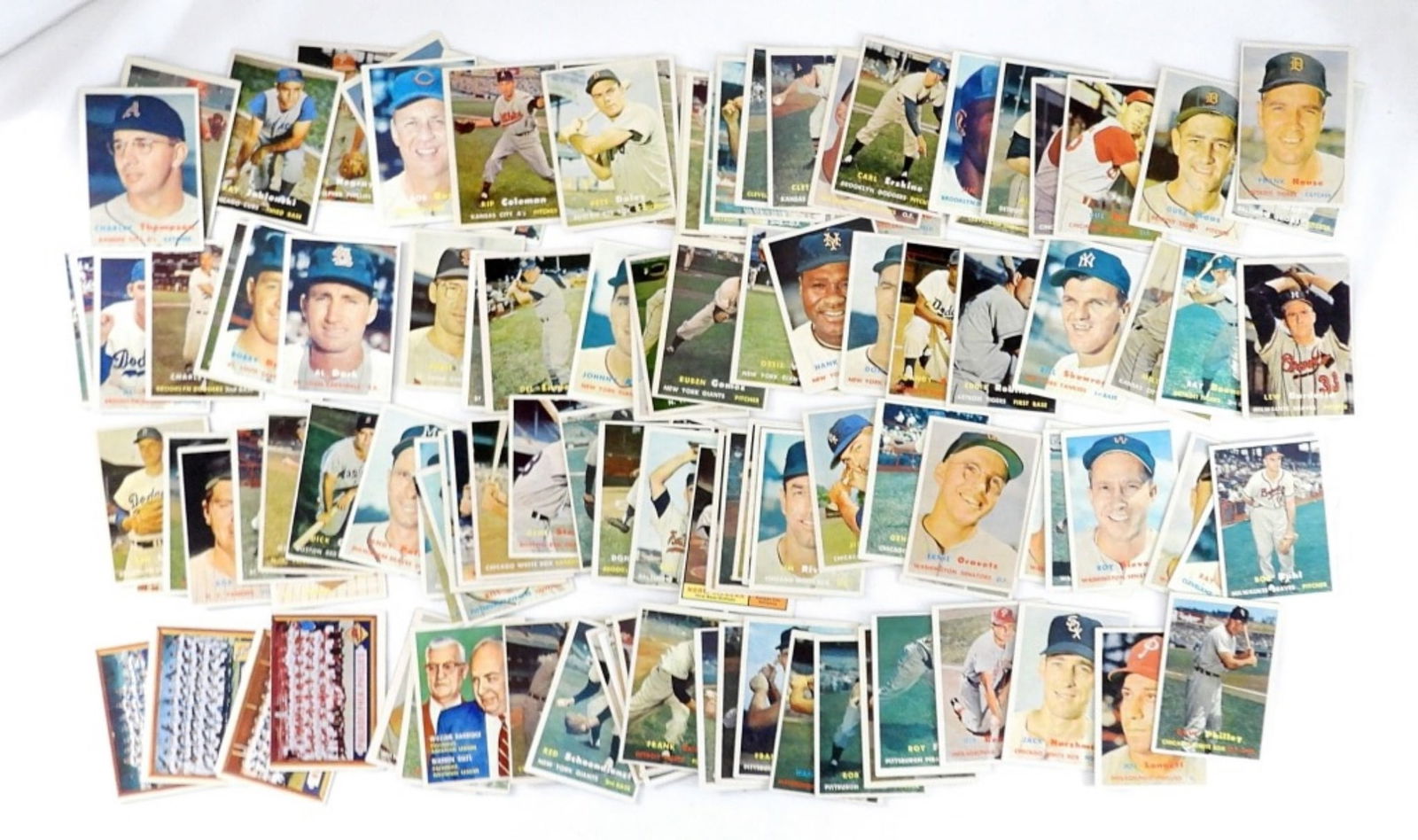 (122) 1957 TOPPS BASEBALL CARDS - NICE! (1 of 5)