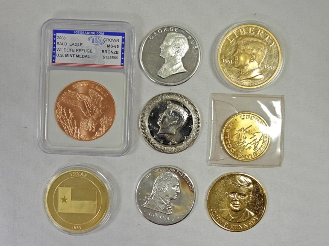 (8) COMMEMORATIVE MEDALLIONS / COINS: KENNEDY, BUSH, TEXAS, BALD EAGLE & MORE