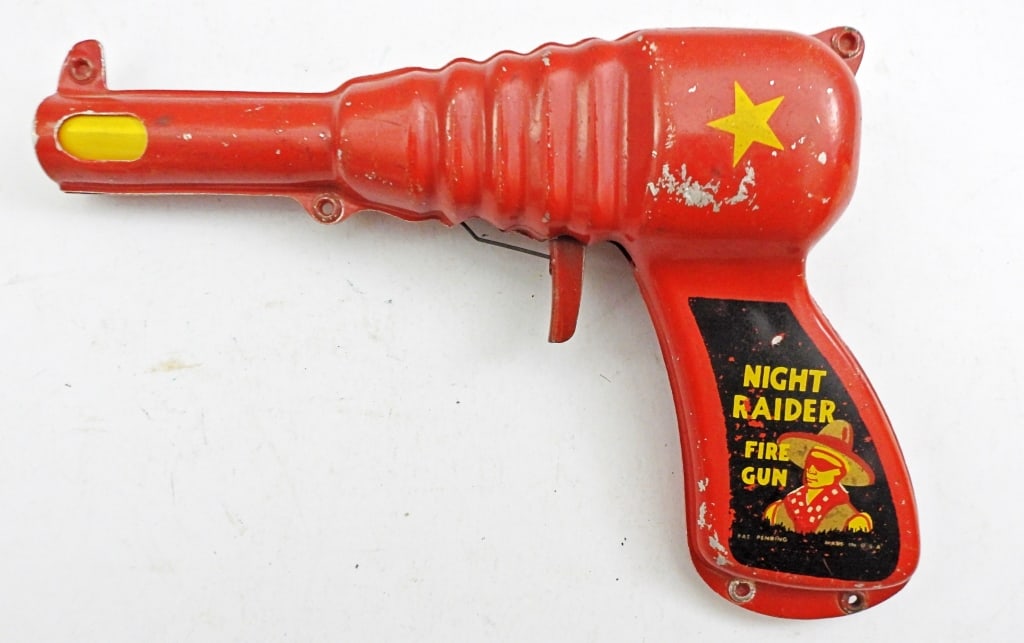 TOMMY TOYS METAL NIGHT RAIDER FIRE SPACE RAY: SPACE RAY PISTOL TOY GUN, 7IN LONG, TIGGERS CLICKS