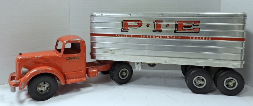 PIE PACIFIC INTERMOUNTAIN EXPRESS TRUCK: SMITH-MILLER SMITTY TOYS 1950s - NICE STURDY CONDITION - 27" LONG