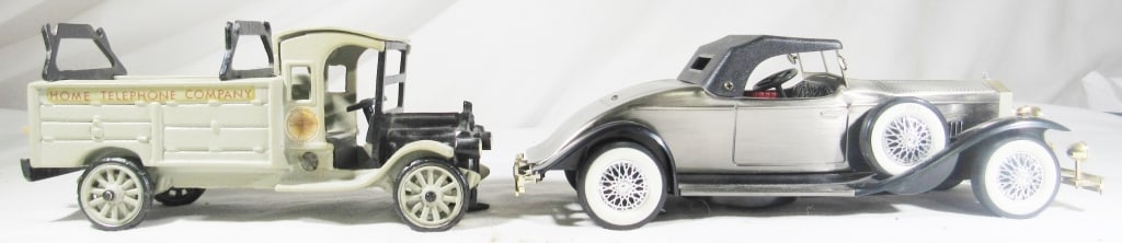 (2) ANTIQUE CARS: CAST IRON MILEYS INC: HOME TELEPHONE COMPANY TRUCK w/LADDERS & TRANSITOR RADIO ANTIQUE CAR missing battery lid - UNTESTED BUT NICE CONDITION