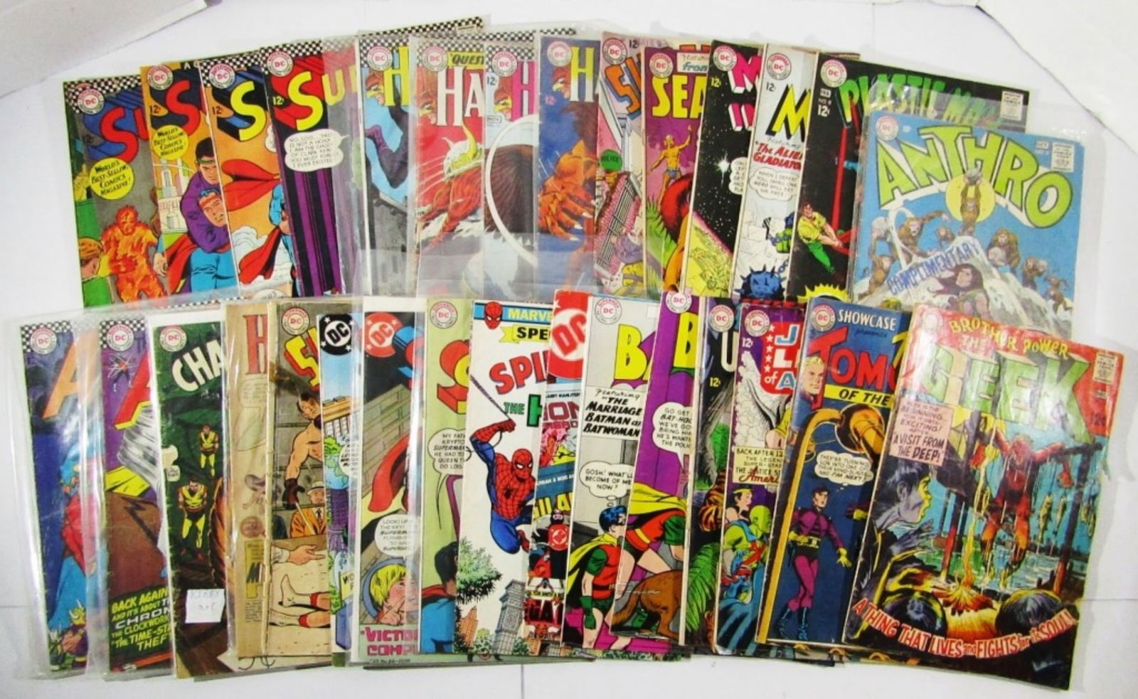 (32) DC COMICS (1 of 13)