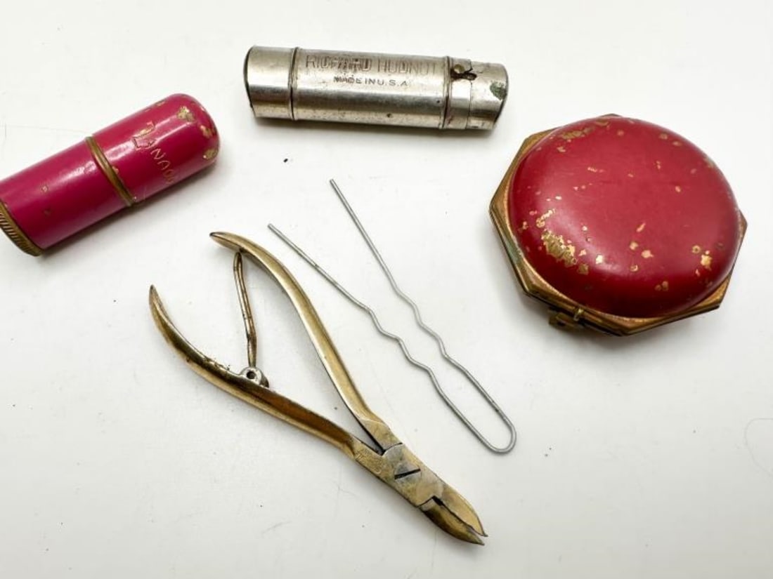 VINTAGE BEAUTY ITEMS (1 of 2)