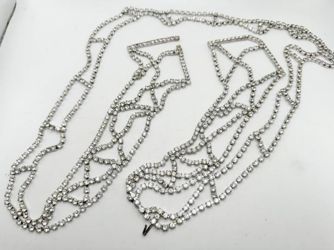 RHINESTONE NECKLACE: RHINESTONE LONG DRAPE TYPE NECKLACE ?