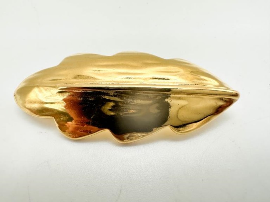 TRIFARI LEAF BROOCH (1 of 2)