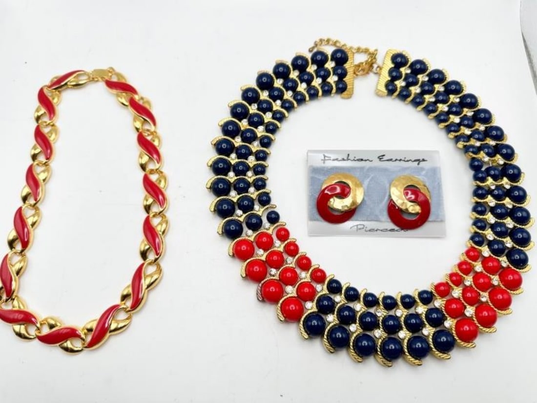 VINTAGE REDS NECKLACES: VINTAGE REDS COLOR NECKLACES AND EARRINGS