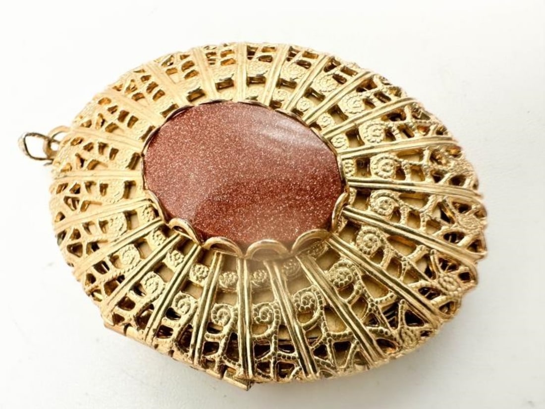 GOLDSTONE VINTAGE LOCKET: GOLDSTONE VINTAGE LOCKET IN SCROLL GOLD TONES