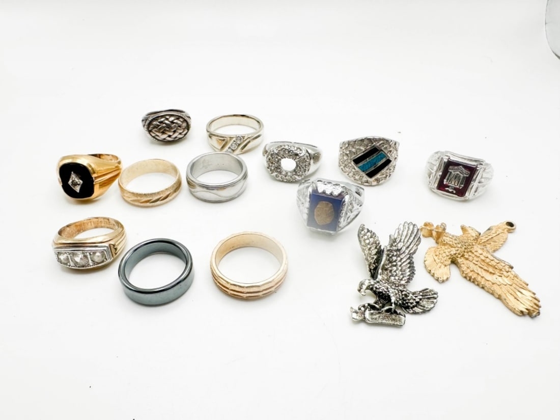 RINGS ASSORTED , LOOK ! (1 of 2)
