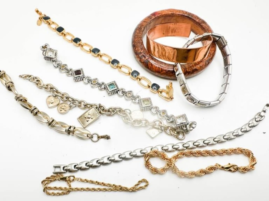 BRACELETS ASSORTMENT (1 of 1)