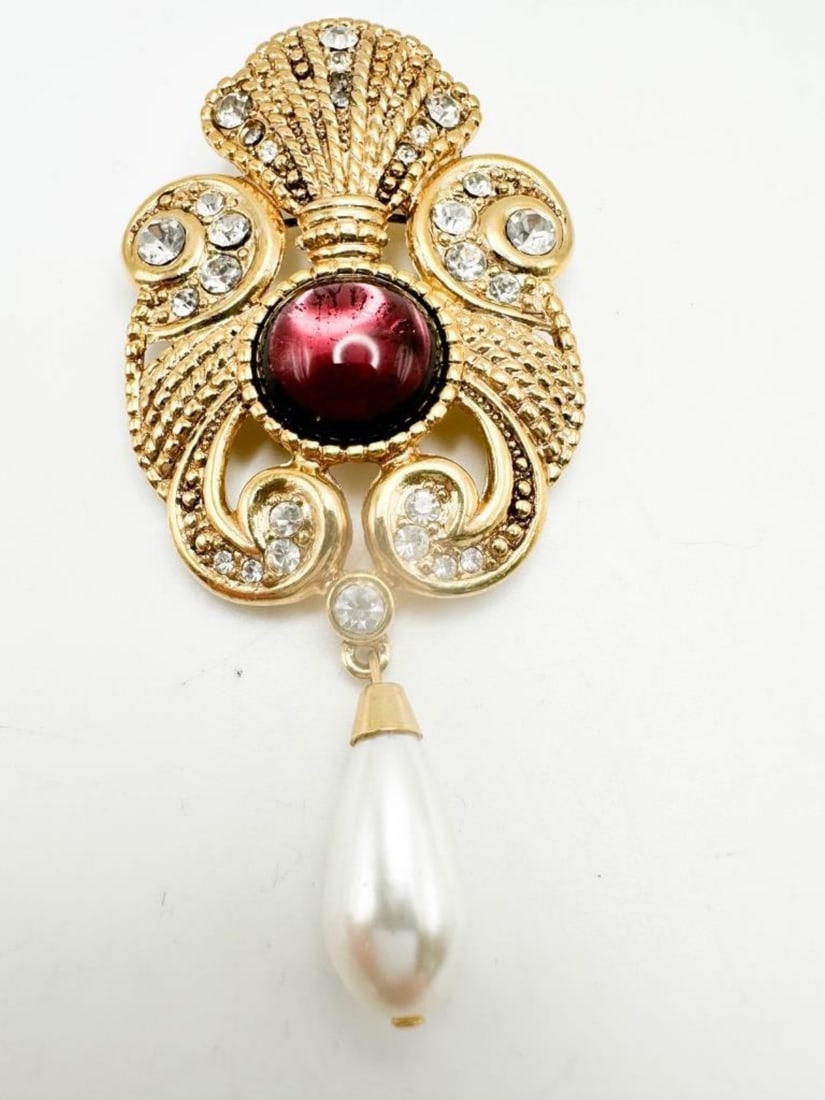 JEFF LIEB STONE BROOCH: JEFF LIEB DESIGNER STONE BROOCH WITH STONES AND FAUX PEARL DROP DANGLE