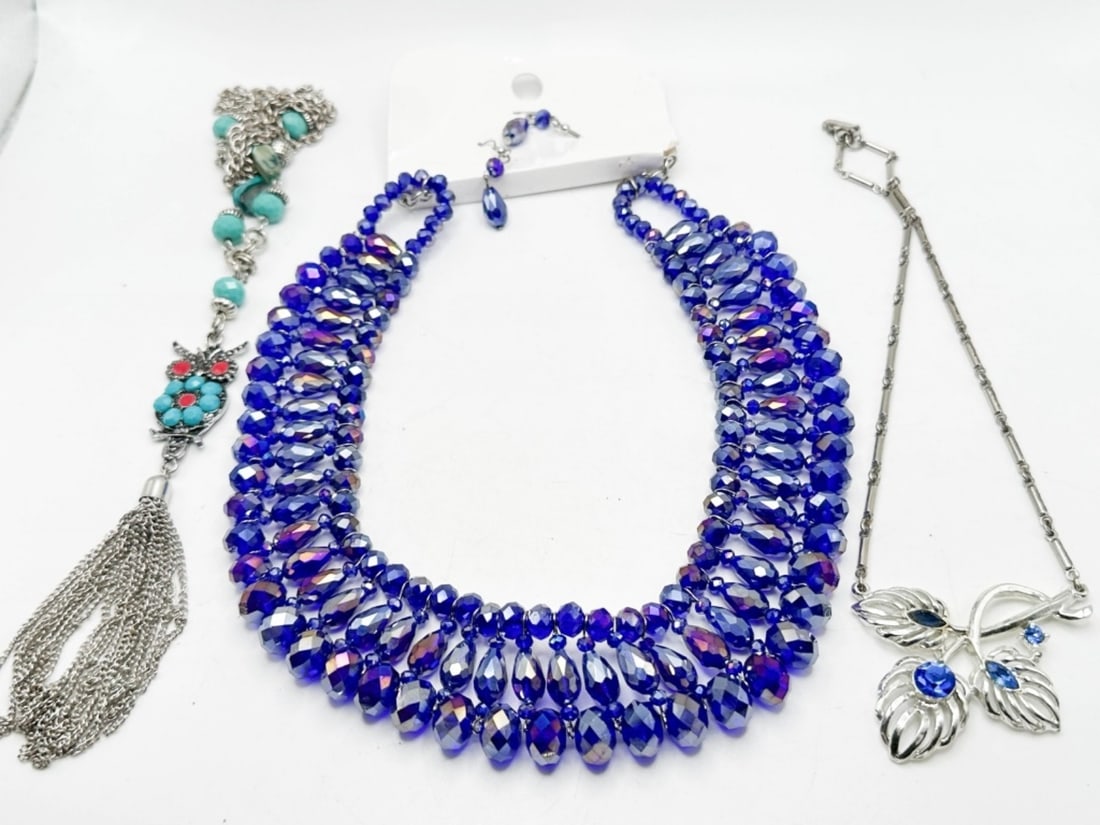 BEAUTIFUL BLUE NECKLACE: BEAUTIFUL BLUE NECKLACE AND EARRINGS, AND MORE