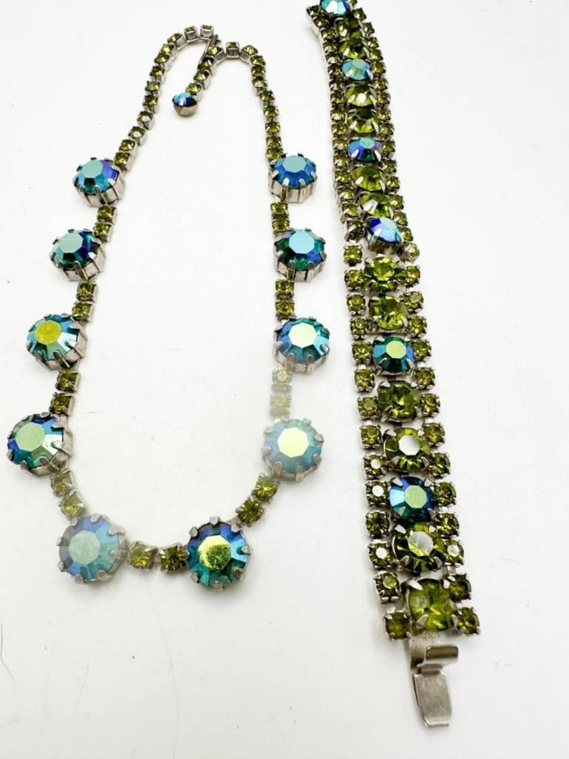 COLOR STONE SET: COLOR STONE NECKLACE AND BRACELET