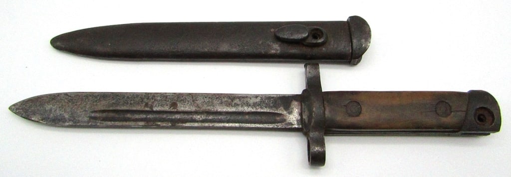 WWII Italy Fixed Blade Fighting Knife & Scabbard (1 of 3)