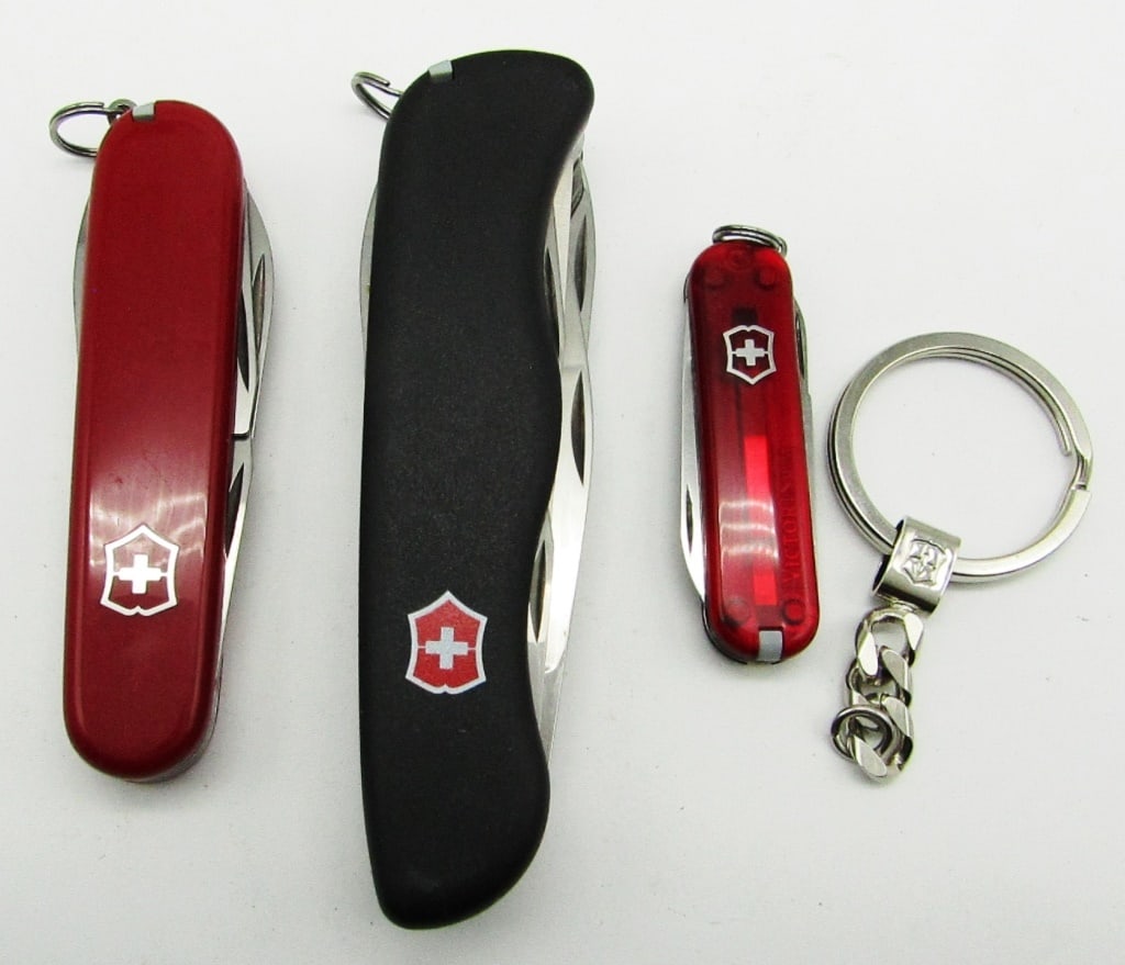 (3) NIB Victorinox Switzerland Pocket Knives (1 of 3)