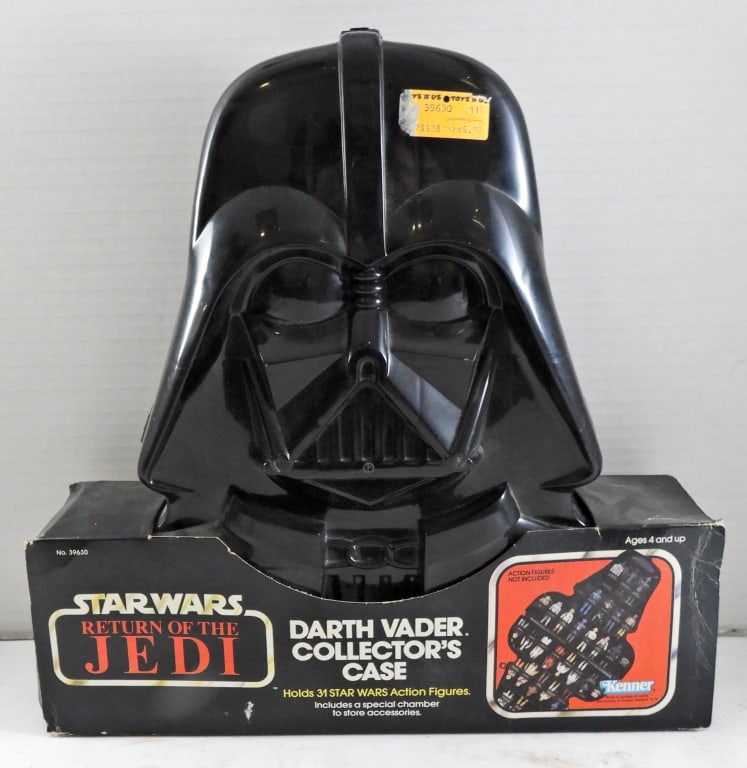 KENNER SEALED STARWARS DARTH VADER COLLECTORS CASE: 1983, MADE BY KENNER, FROM RETURN OF THE JEDI, NORMAL WEAR ON THE PACKAGING, CASE HOLDS 31 FIGURES