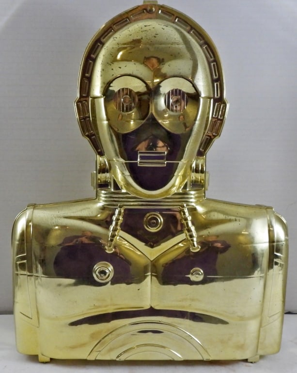 STARWARS C-3PO COLLECTOR'S CASE W/38 FIGURES: MADE BY KENNER IN 1983(CASE) FOR RETURN OF THE JEDI, ACTION FIGURES YEARS RANGE FROM 1977-1983 DIFFERENT ( DOES HAVE A COUPLE DUPLICATES) 38 FIGURINES!