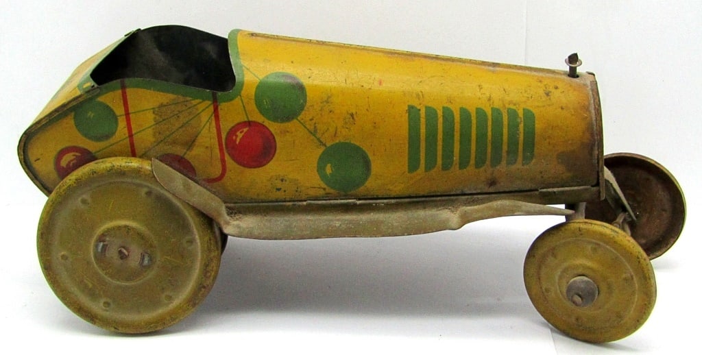 Vintage Strauss Tin Windup Clown Krazy Kar: The Ferdinand Strauss Corporation New York NY; *Does not include Clown, Both wheel sets are Broken, Has wear and tear from age.
