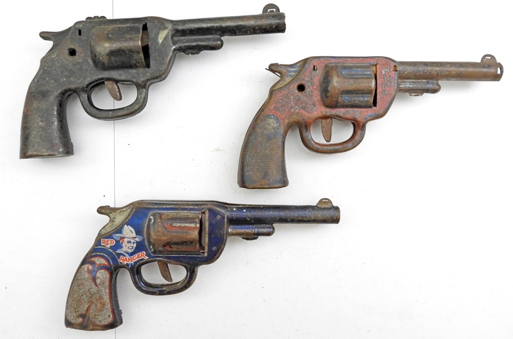 (3) FOR REPAIR WYANDOTTE TOY GUNS: NEAR 8IN LONG, AND WILL NEED REPAIRS, BID WITH US TODAY!!