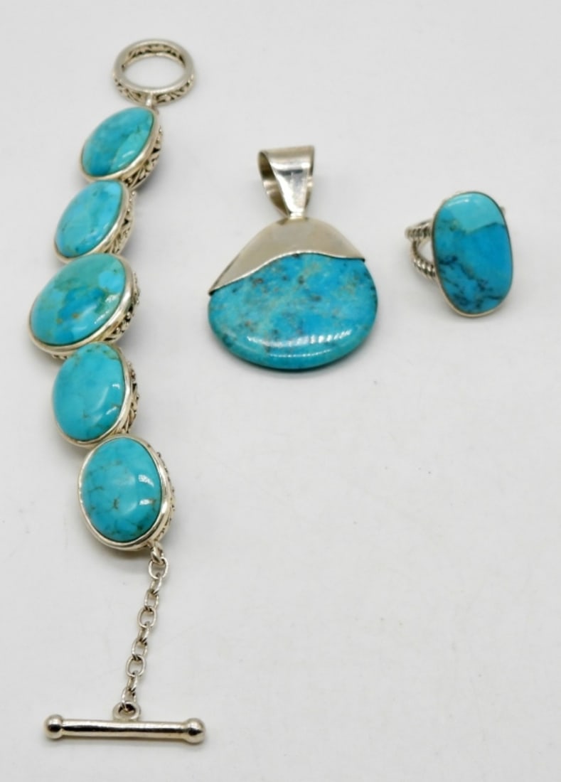 STUNNING TURQUOISE STERLING JEWELRY (1 of 2)