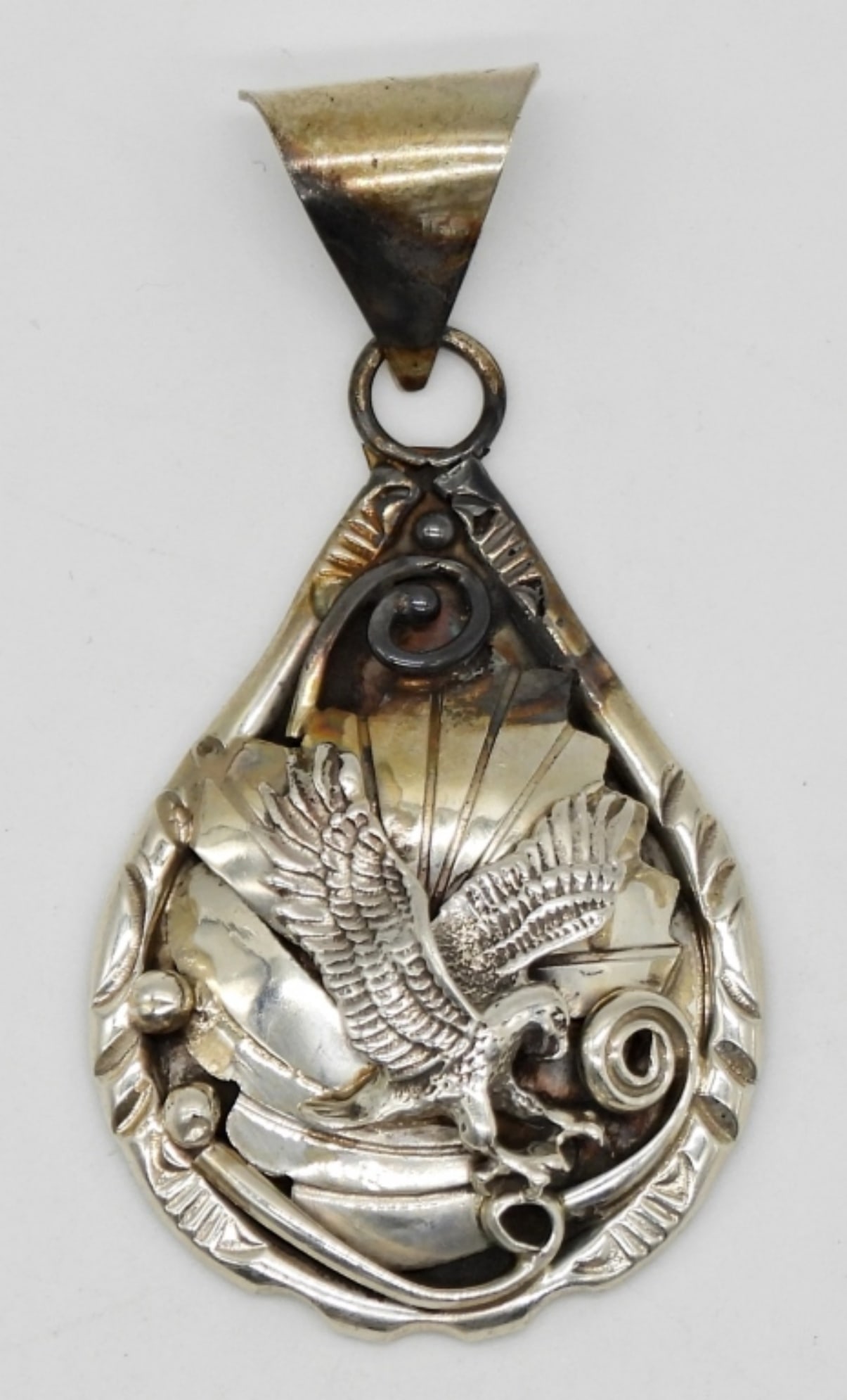 NAVAJO GLEN WILLIE GW 925 EAGLE PENDANT: HAS SOME TONING (7 dwt)