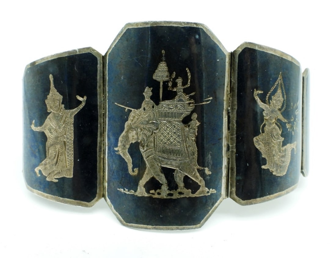 VINTAGE SIAM STERLING LARGE BRACELET (1 of 4)