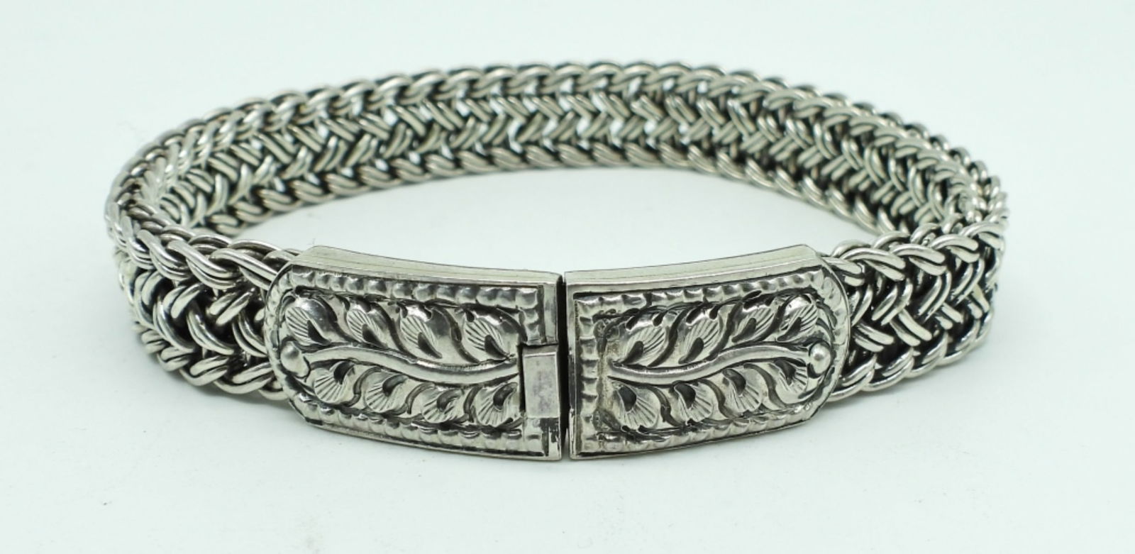 VINTAGE STERLING BRACELET (1 of 3)