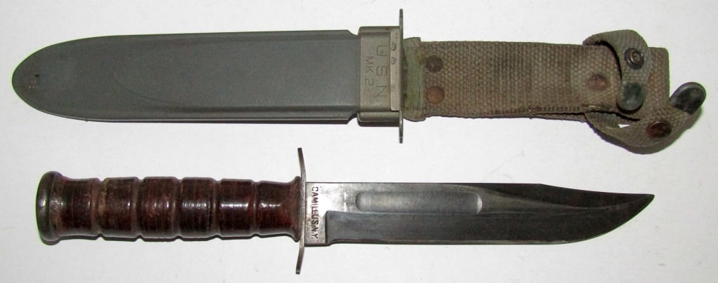 Camillus NY WWII Mark 2 USN Knife & Sheath (1 of 4)