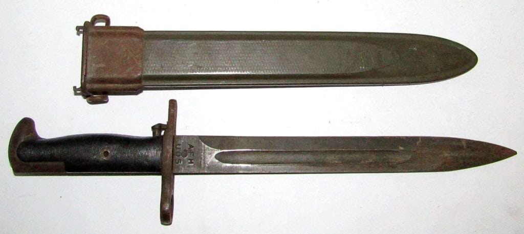 WWII U.S. AFH M1 Garand Bayonet & Scabbard (1 of 3)