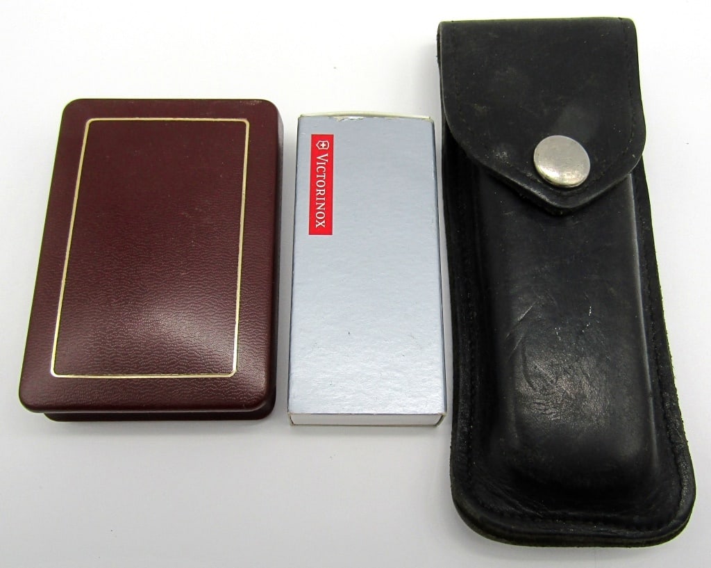 (3) Swiss Army Knives/Gear Tools (1 of 3)