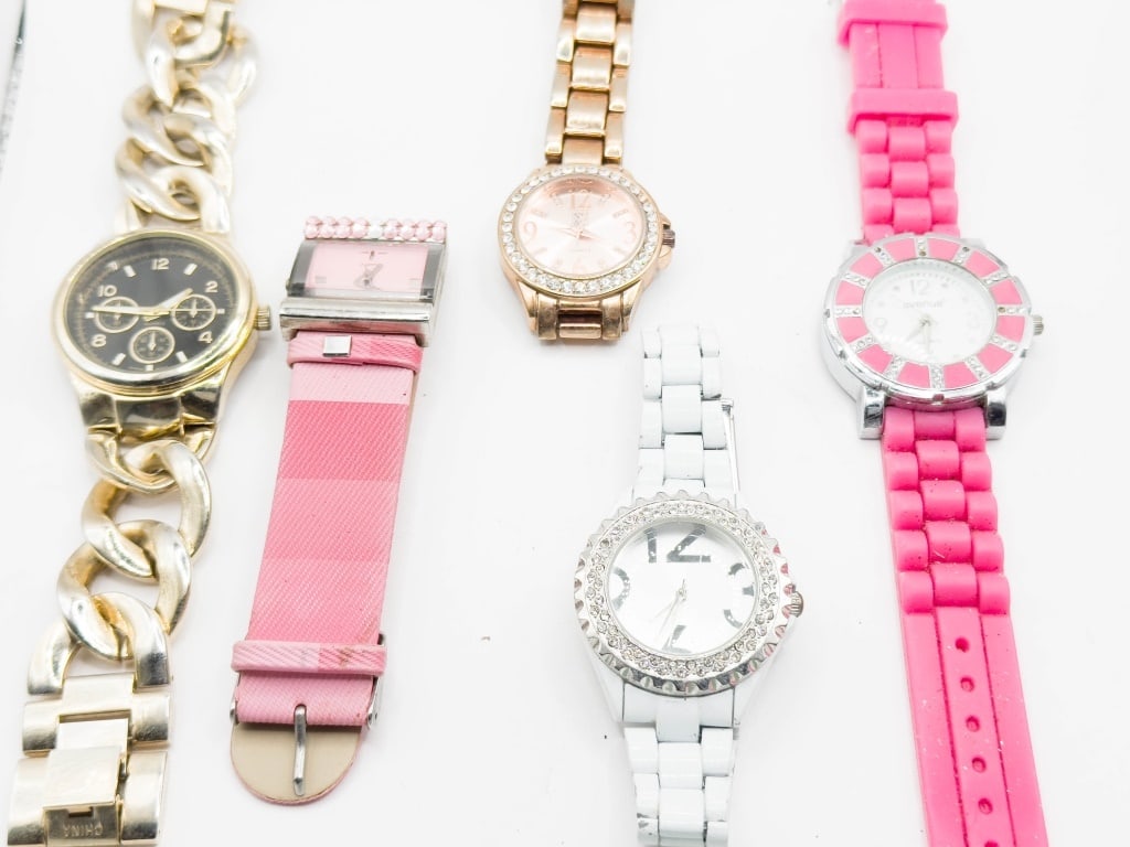 NY+C AND MORE WATCHES: NY+ C AND MORE WATCHES, + COLOR BANDS, NOT TESTED