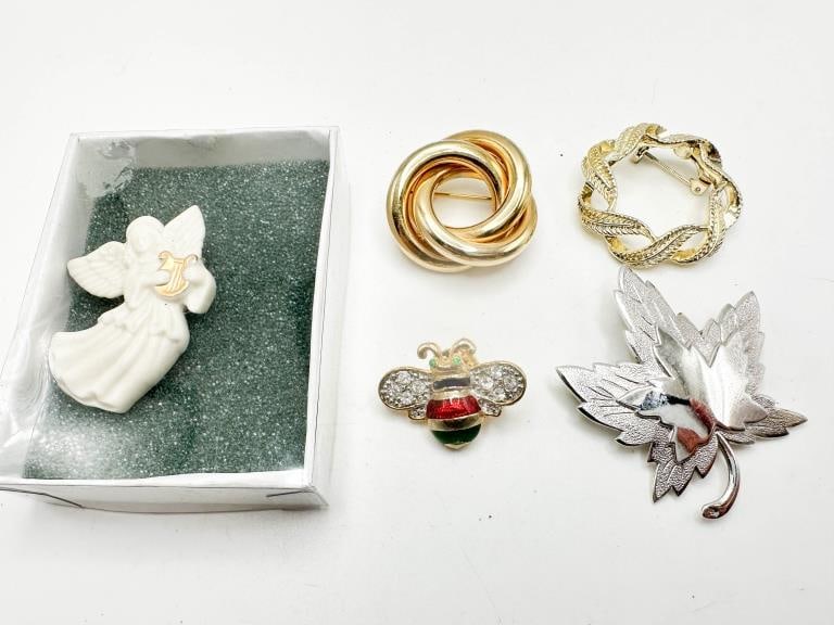 BROOCH ASSORTMENT !!! (1 of 3)