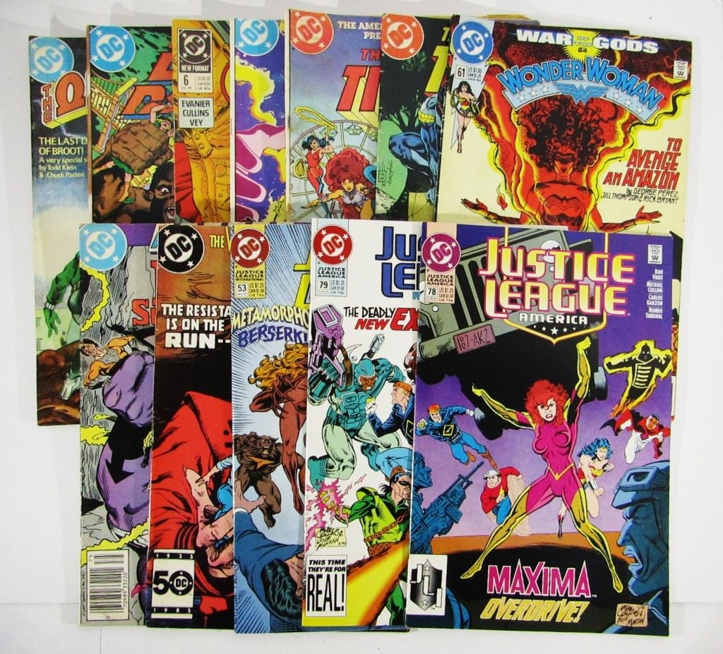 (12) DC COMICS WONDER WOMAN plus (1 of 8)