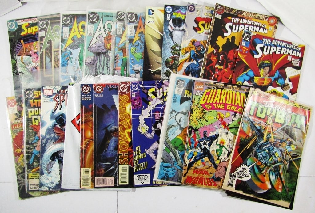 (22) DC AND MARVEL COMICS (1 of 12)
