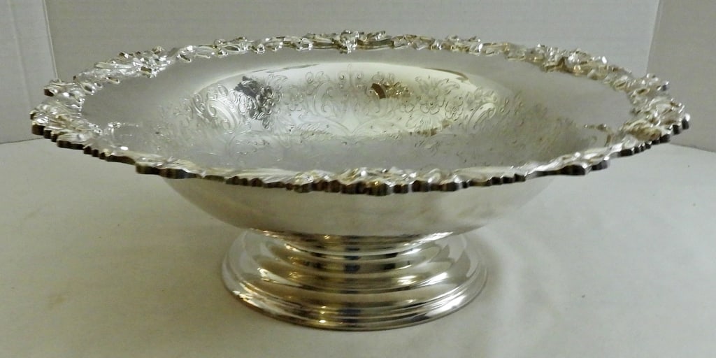LARGE SILVER PLATED PUNCH BOWL (1 of 2)