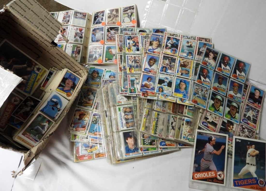 LARGE FLAT RATE BOX 1970s & 80s BASEBALL (1 of 5)