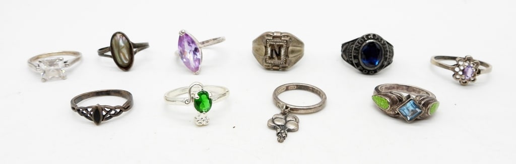 (10) STERLING SILVER RINGS WITH GEMS: VARIOUS COLOR GEMSTONES, INLAY NATURAL STONES, ABALONE, BLACK ONYX - SIZES VARY 4-9 - STAMPED AVERY 925, STERLING, 925 - 22.8 DWT