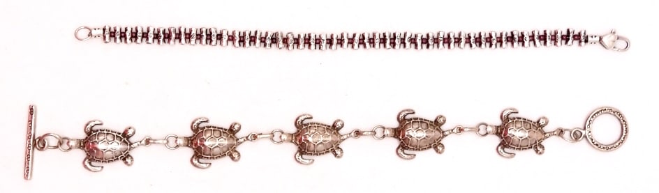 (2) UNIQUE STERLING BRACELETS - TURTLE's: w/TOGGLE LATCH 7 1/2" & PURPLE AMETHYST BEAD / STERLING BEAD 7" (19 DWT)