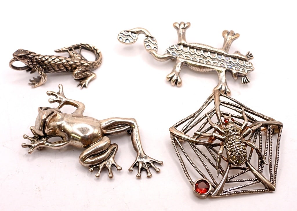 (2) KABANA STERLING PINS FROG & LIZZARD: SPIDER WEB PIN & IGUANA PENDANT (21 DWT)
