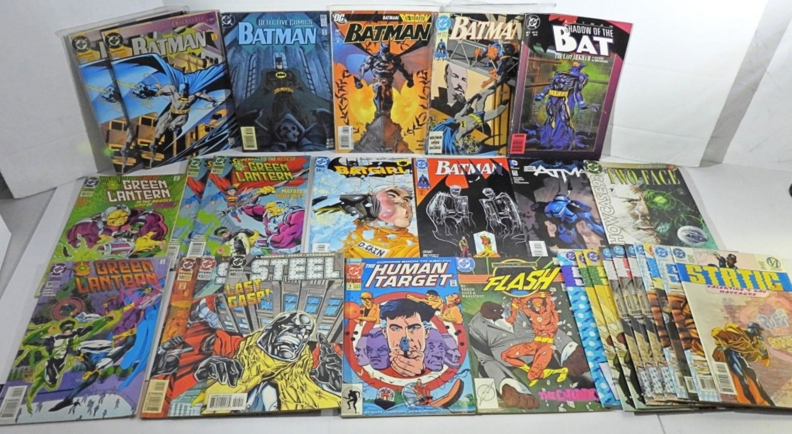(29) DC COMIC BOOK MIX LOT (1 of 4)
