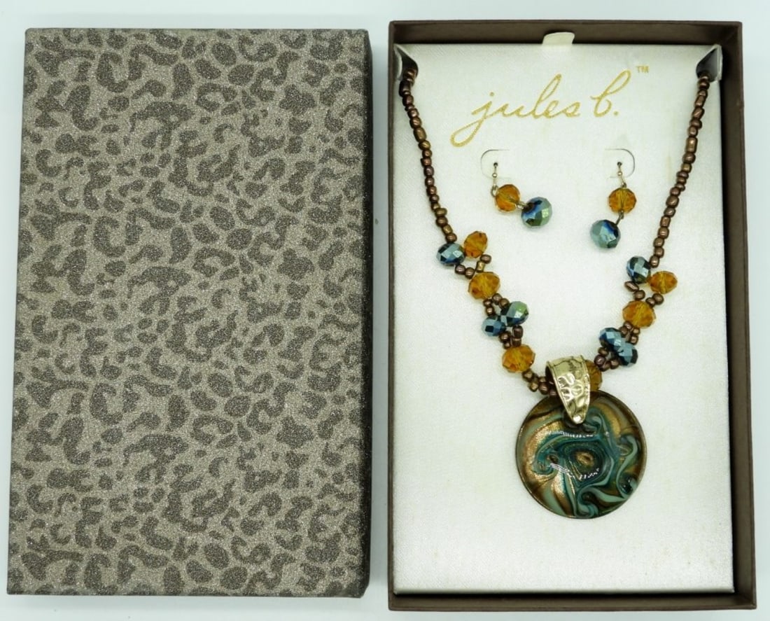 JULES B GLASS PENDANT / NECKLACE SET: in ORIGINAL BOX