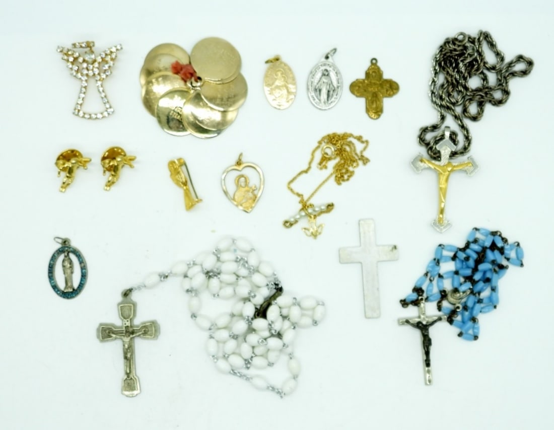 RELIGIOUS LOT - VINTAGE ROSARIES & MORE: BEAUTIFUL LOT
