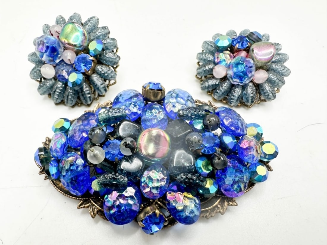 STUNNING BROOCH SET (1 of 3)