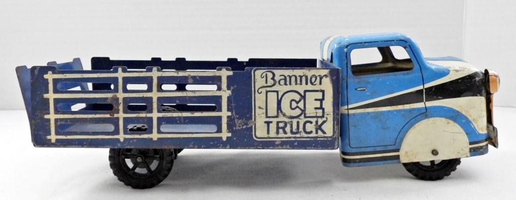 VINTAGE BANNER TIN LITHO ICE TRUCK (1 of 3)