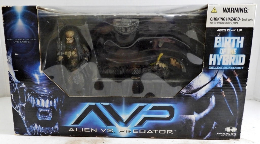 ALIEN VS. PREDATOR BIRTH OF THE HYBRID BOXED SET (1 of 5)