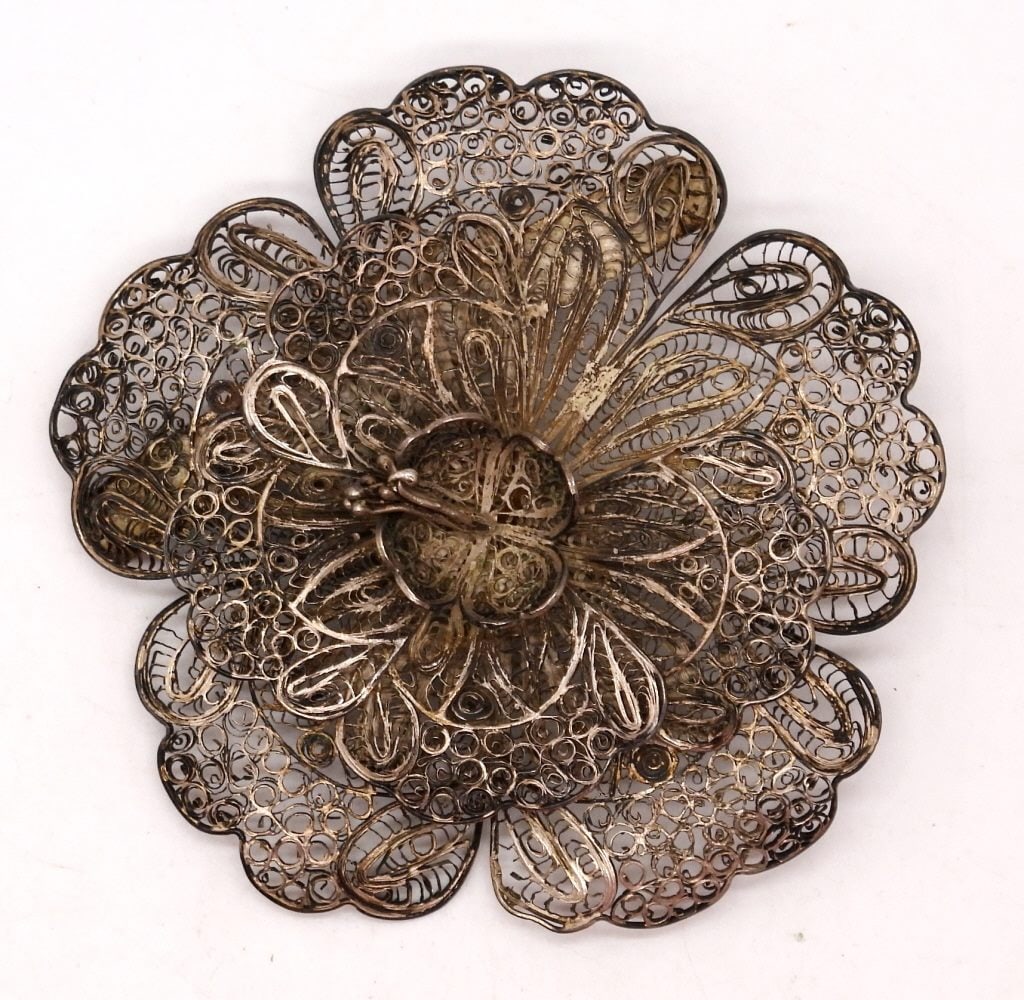 ANTIQUE FILIGREE LARGE STERLING PIN (1 of 2)