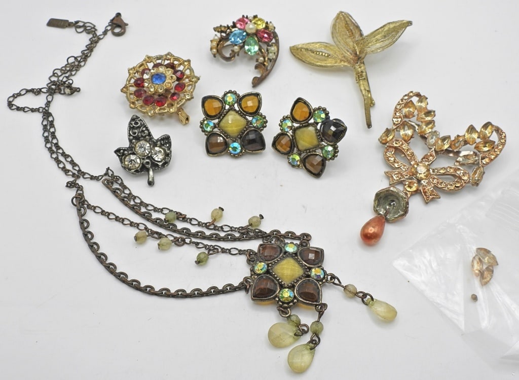 (5) VINTAGE PINS & (1) JEWELRY SET: PINS need some repair with gems - MATCHING EARRINGS & 14" NECKLACE