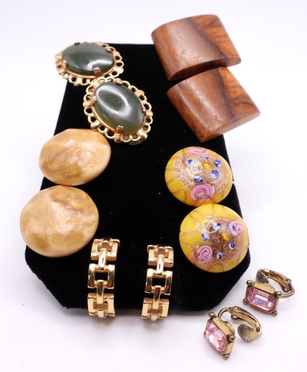 Trifari bracelet value deals