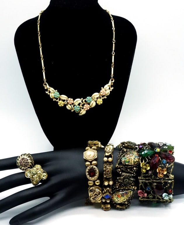 Vintage Coro and Goldette NY Jewelry Set (1 of 5)